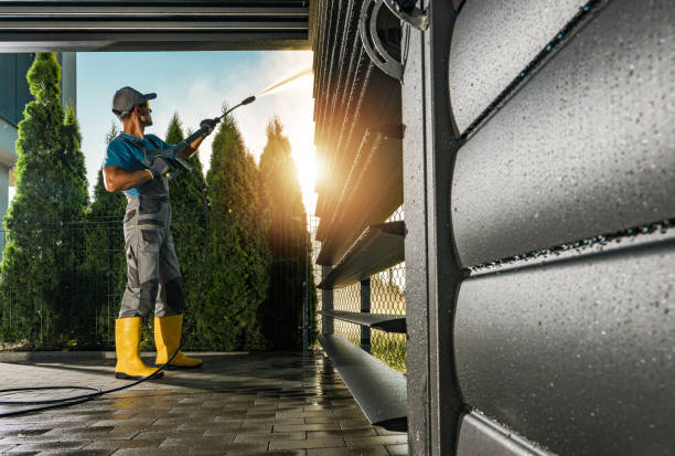 Best Pool Deck Cleaning  in Clifton, TX